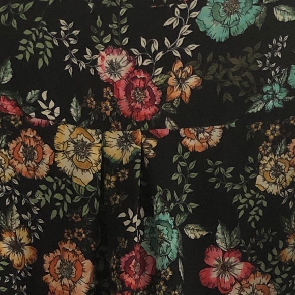 Rose & Olive Black Floral Long Sleeve Blouse Size Small - Picture 4 of 12